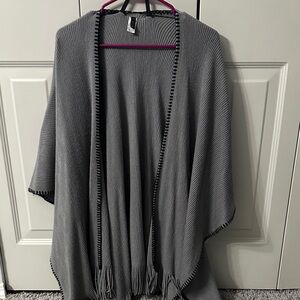 Apt. 9 Gray Poncho with Black Trim (2)